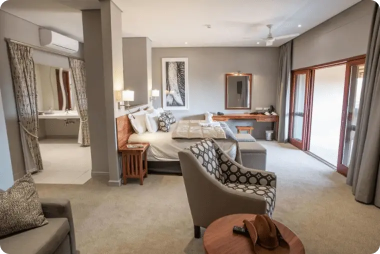 Роскошный колониальный лодж на реке Чобе