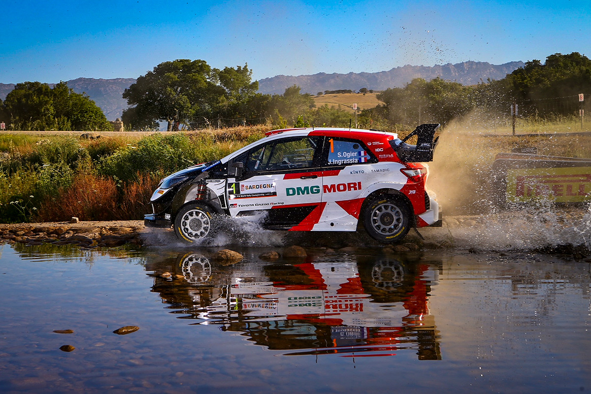 Себастьен Ожье и Жюльен Инграссиа, Toyota Yaris WRC, ралли Сардиния 2021