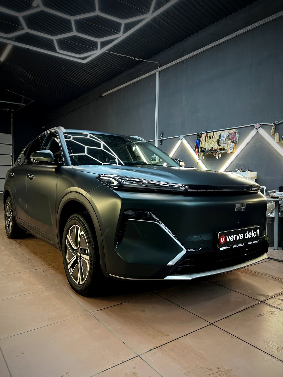 Geely в студии Verve Detail после оклейки плёнкой