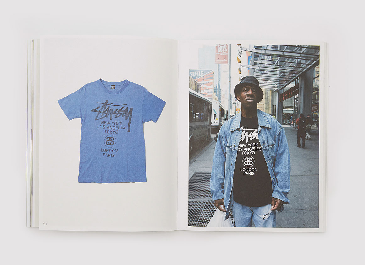 Книга «An IDEA Book About T-Shirts By Stussy»