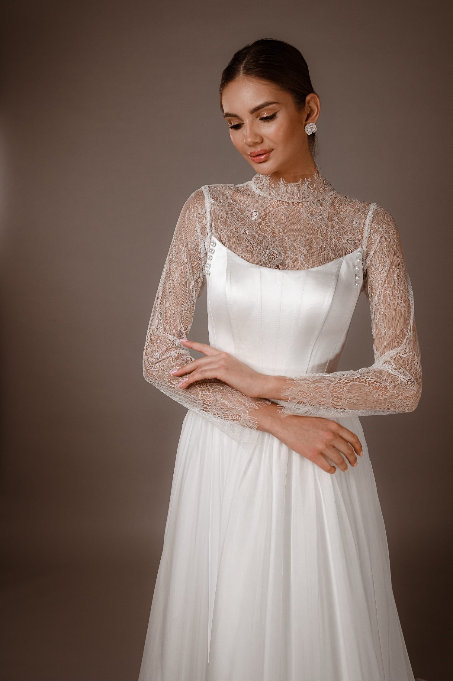 Свадебное платье IVANKA с съемным кружевным болеро специально для зимних невест!