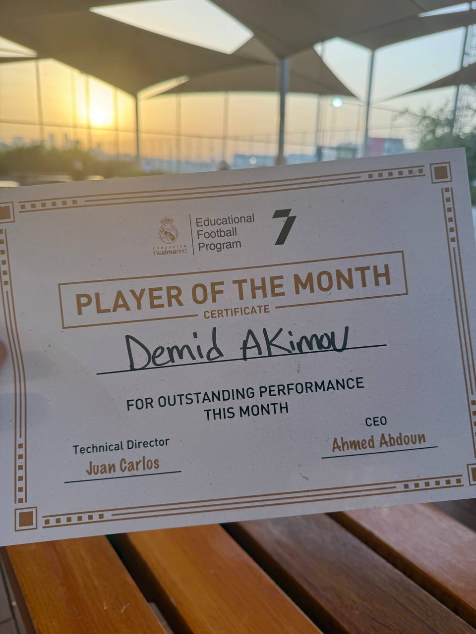 Сертификат Player of the Month, выданный Демиду в программе Fundación Real Madrid