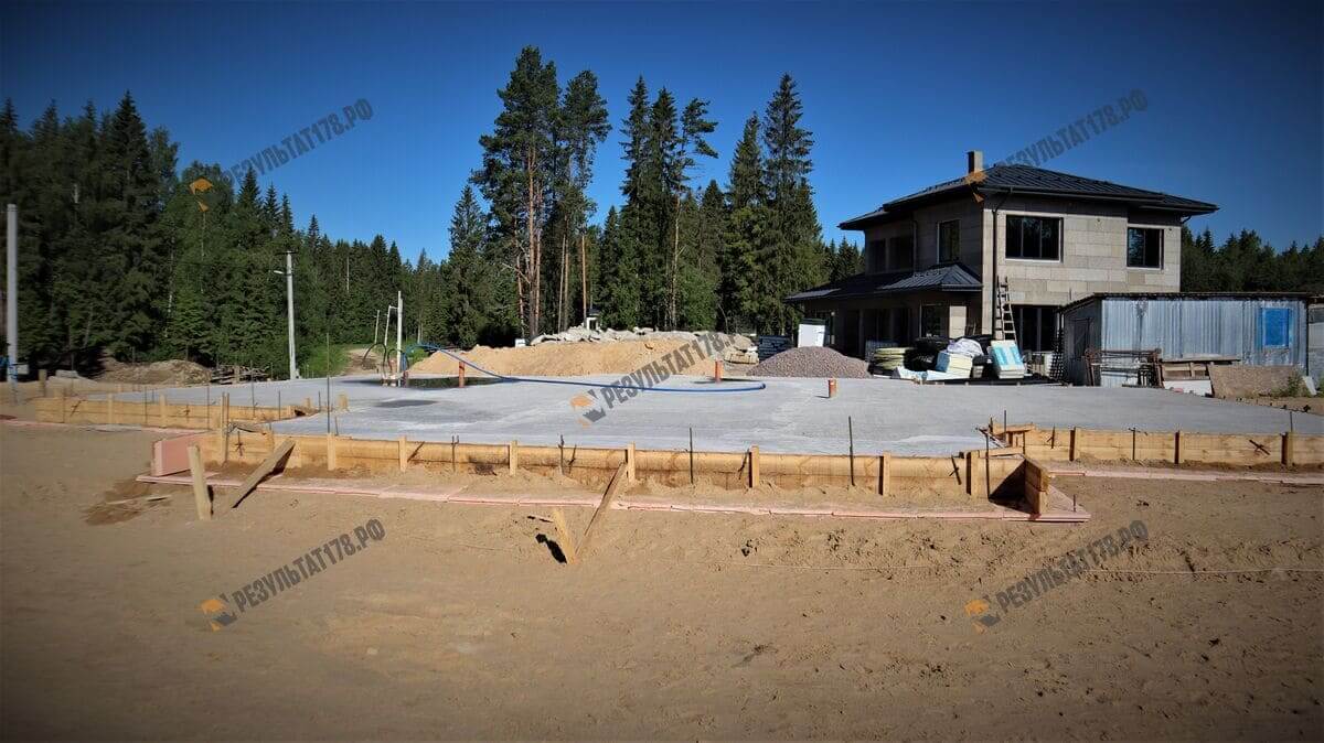 Плитный 10х10 монолитный фундамент под газобетонный дом