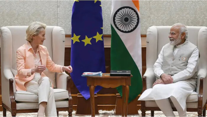 Премьер-министр Индии Нарендра Моди во время встречи с председателем Европейской комиссии Урсулой фон дер Ляйен в Нью-Дели, Индия, 25 апреля 2022 года.