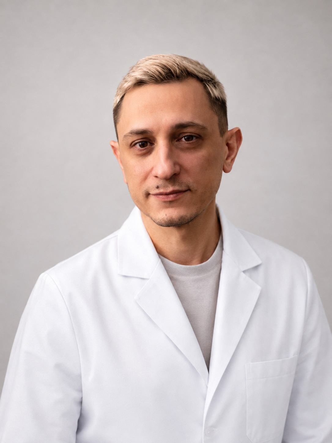 Чужинов Филипп Александрович — врач-психотерапевт клиники «Точка Выбора»