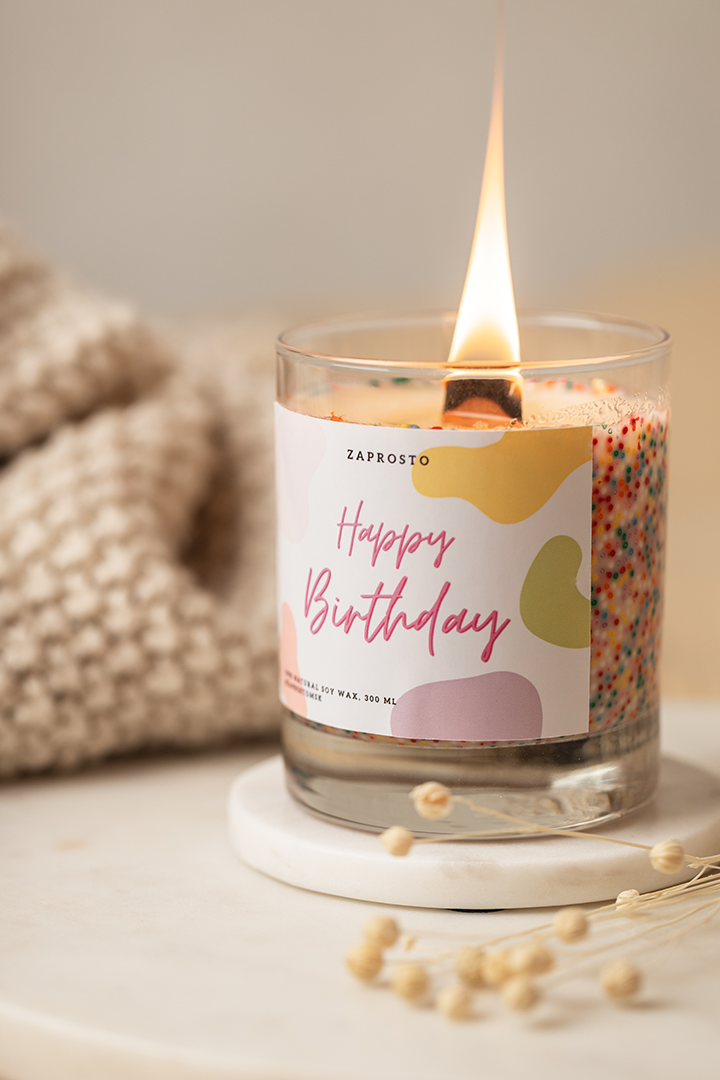 Candles happy. Свеча с днем рождения. Свечи восковые разноцветные. Банка ароматических свечей. Свечка с музыкой.