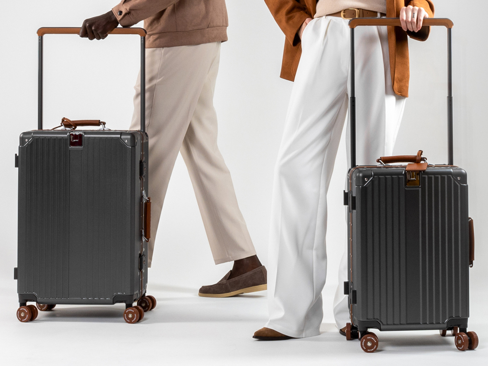 Как снять колеса у чемодана