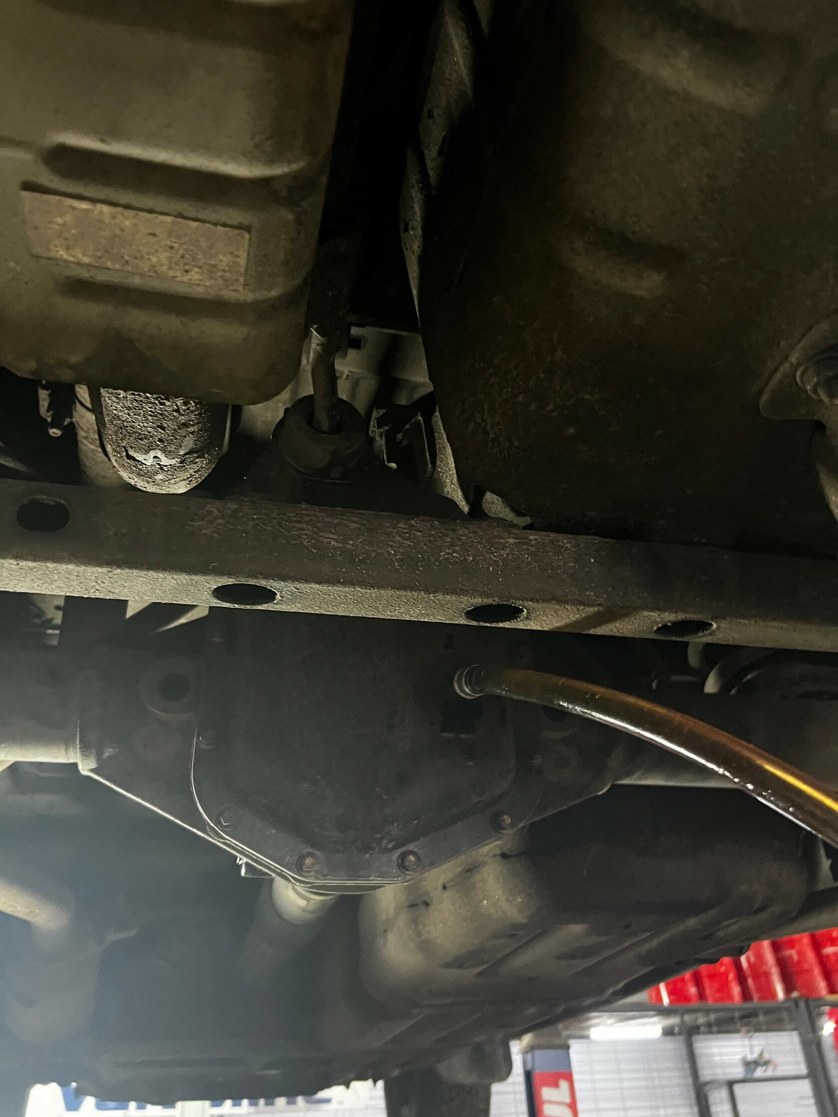 Замена масла в заднем редукторе Jeep Wrangler