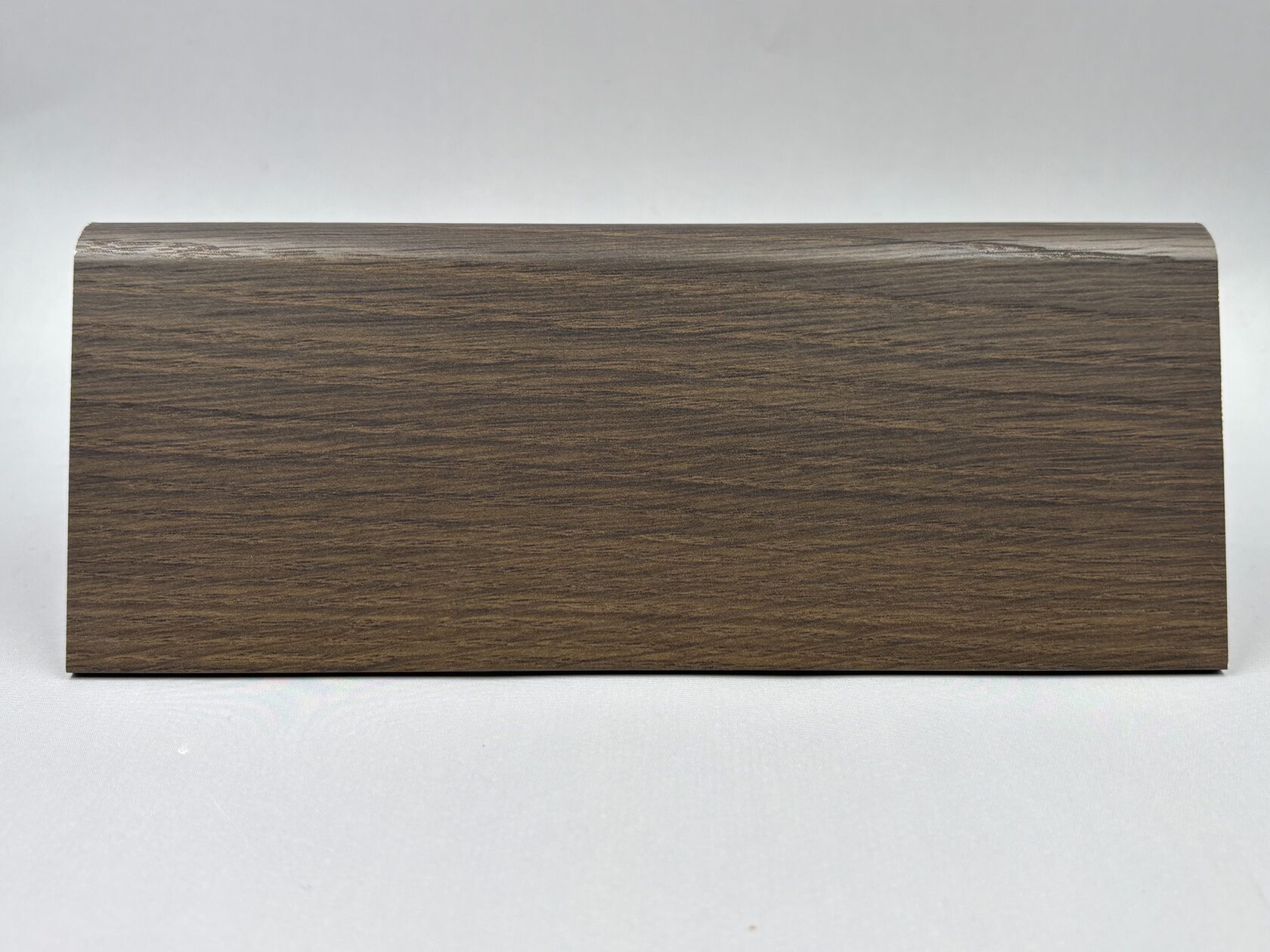 Плинтус МДФ под дерево, под дуб для ламината и паркета в Санкт-Петербурге (СПб)