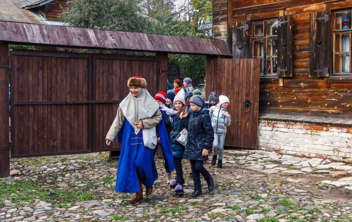 Представление в суздале. Суздаль экскурсии. Экскурсия по Суздалю. Экскурсии по Суздалю для детей. Экскурсия для детей Суздаль.