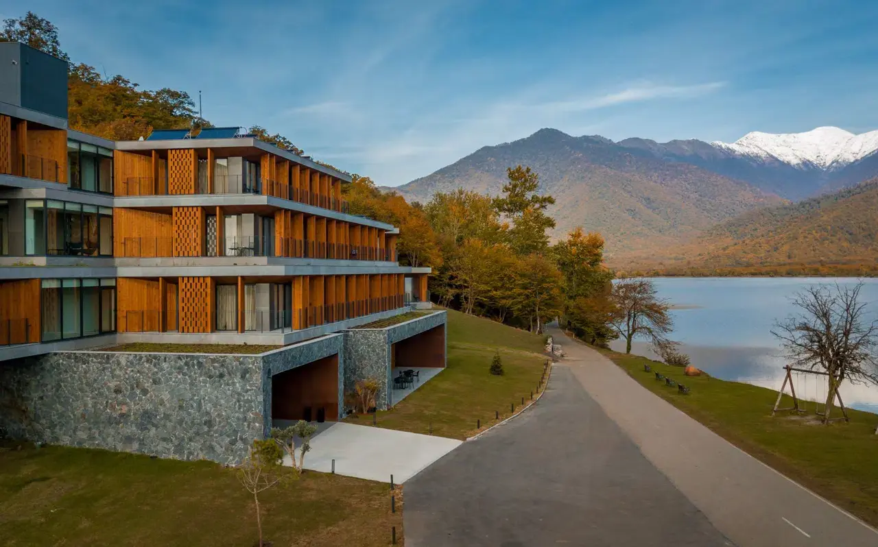 Kvareli Lake Resort на закате