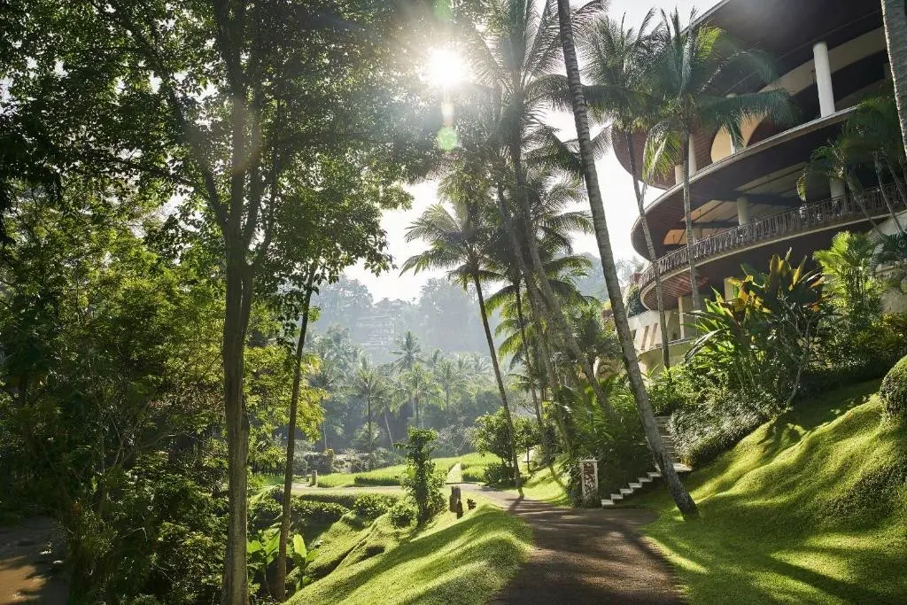 Four Seasons Resort Bali at Sayan — отель 5 звезд на Бали