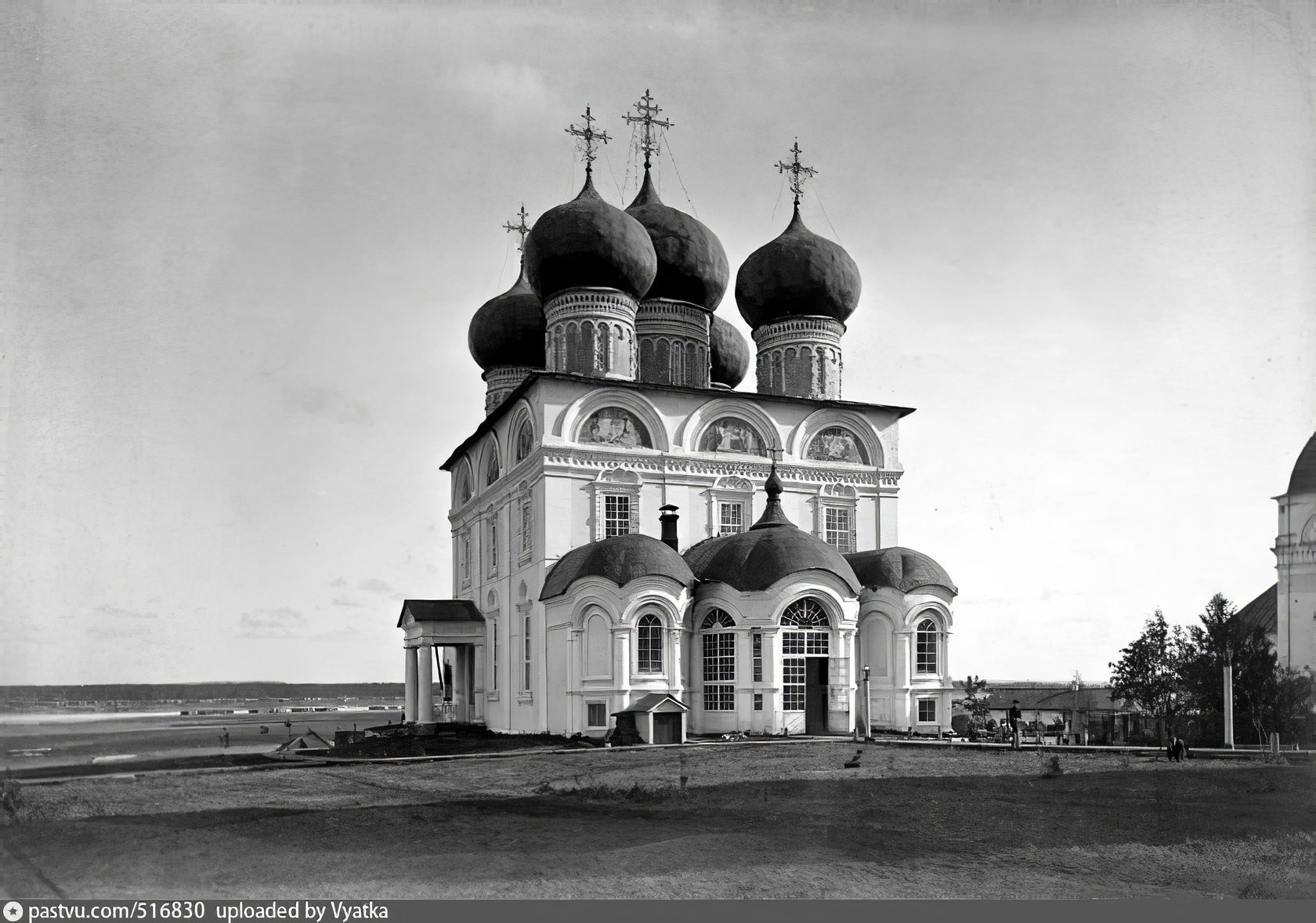 успенский собор черно белое