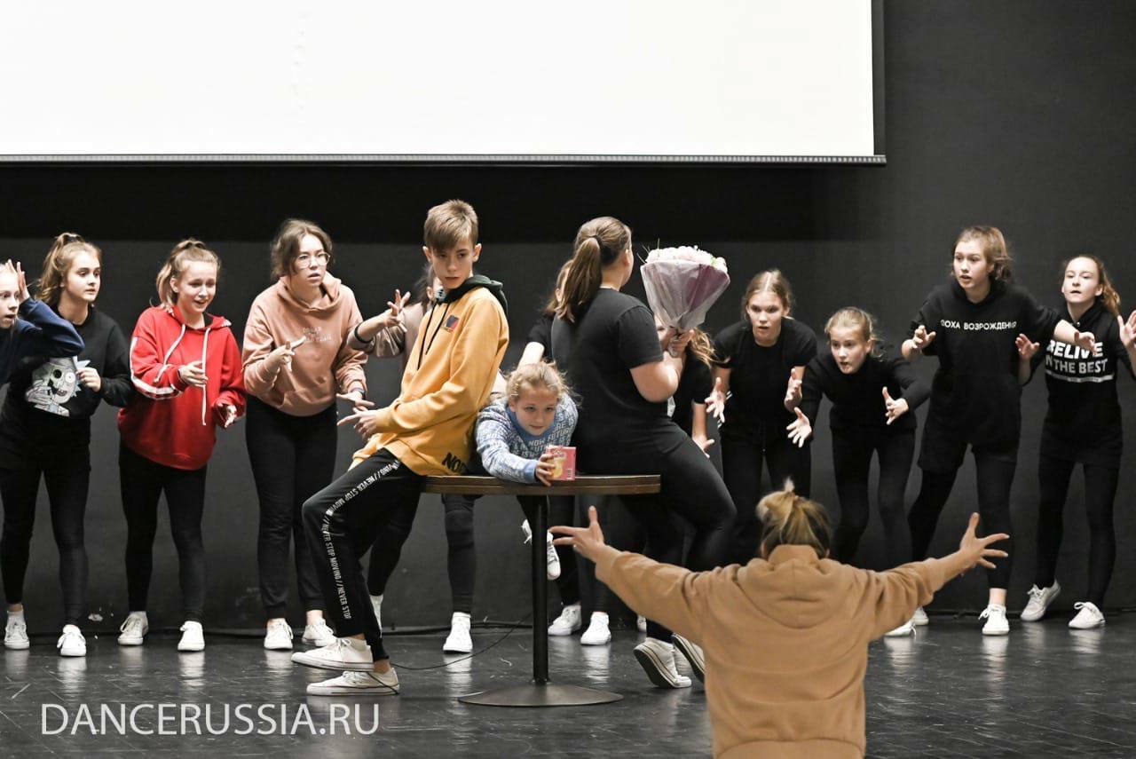 Dance factory. 3 Дэнс фактори. Танец ох уж эта школа. Танцы в ttd3. Dance Factory Волков.