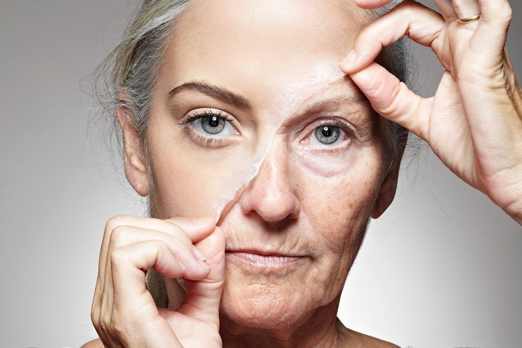 10 неочевидных привычек, которые ускоряют старение кожи