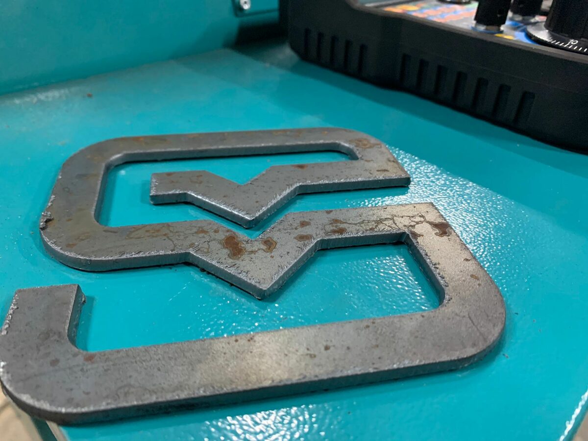 Плазменная резка металла СПб - цена за метр, услуги ЧПУ и ручная, цены