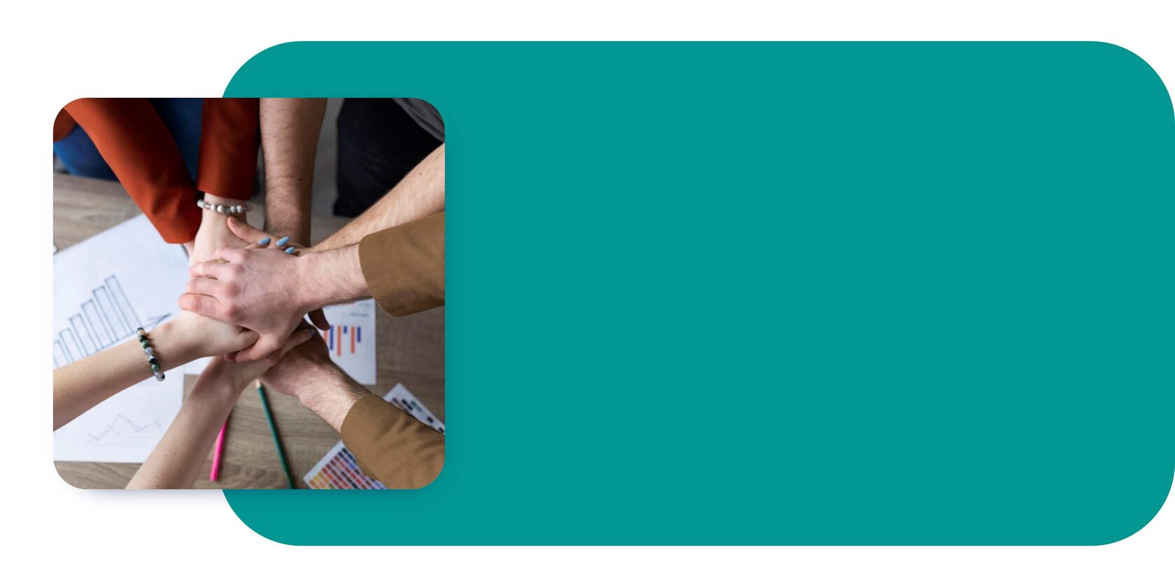 Комьюнити и дополнительные возможности, скрещенные руки предпринимателей