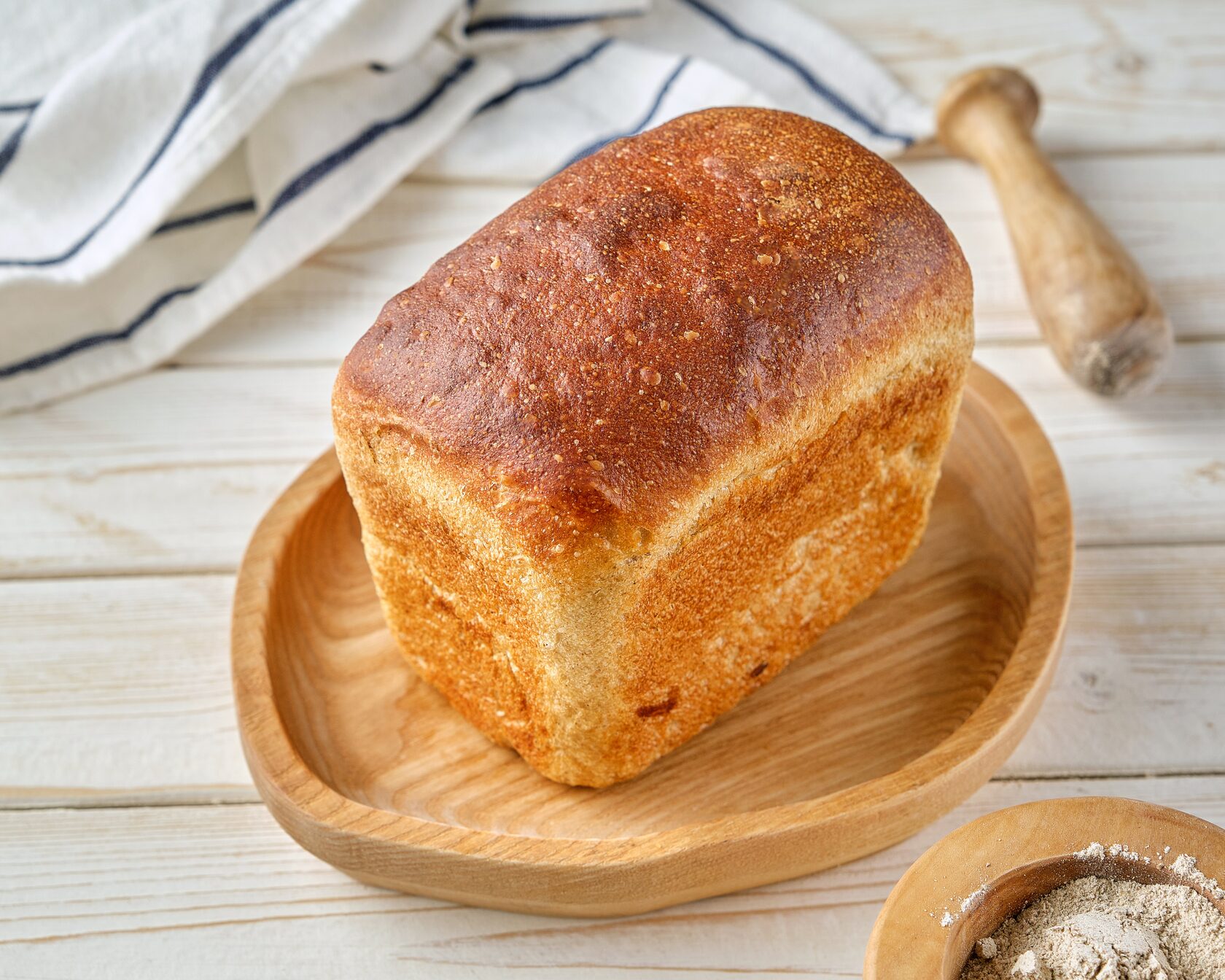 Хлеб с пшеничным солодом. Хлеб заварной пшеничный. Хлеб ржано пшеничный заварной. Хлеб Дарницкий заварной. Хлеб солодовый заварной.