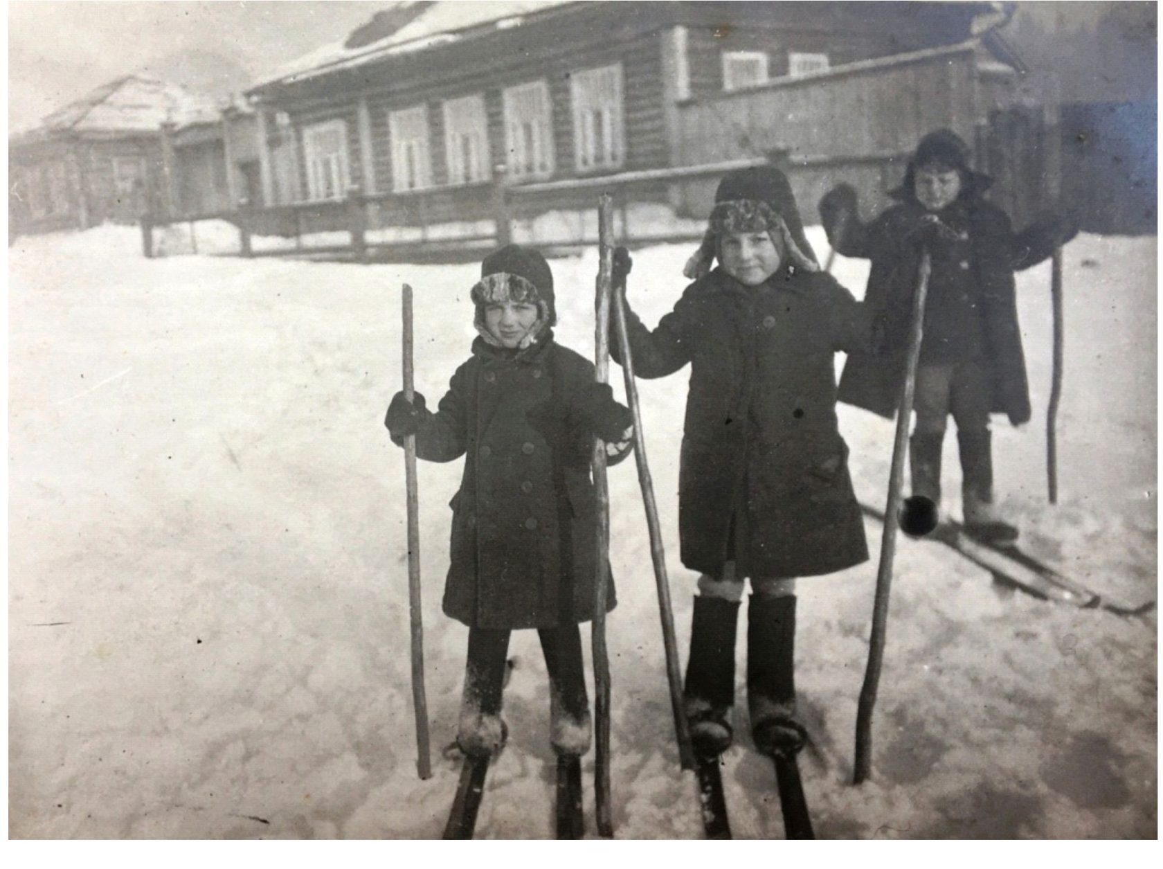 Советские дети на лыжах