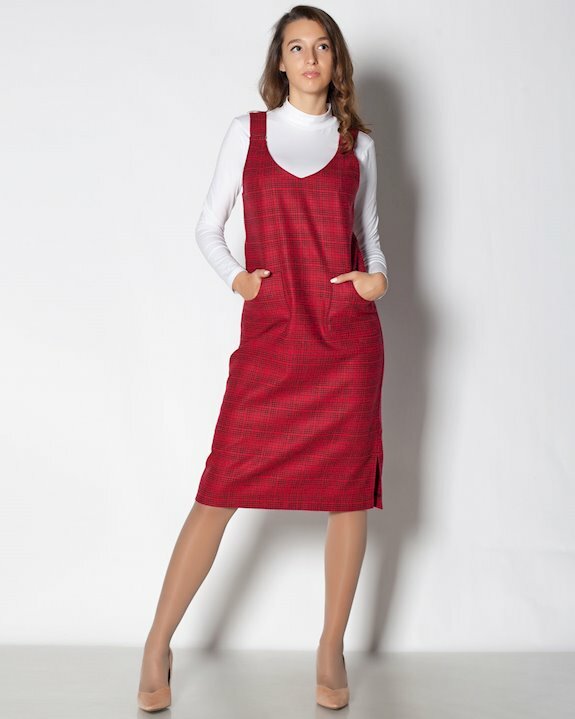 Червен сукман от вълна, подходящ за комбинации с блузи и ризи