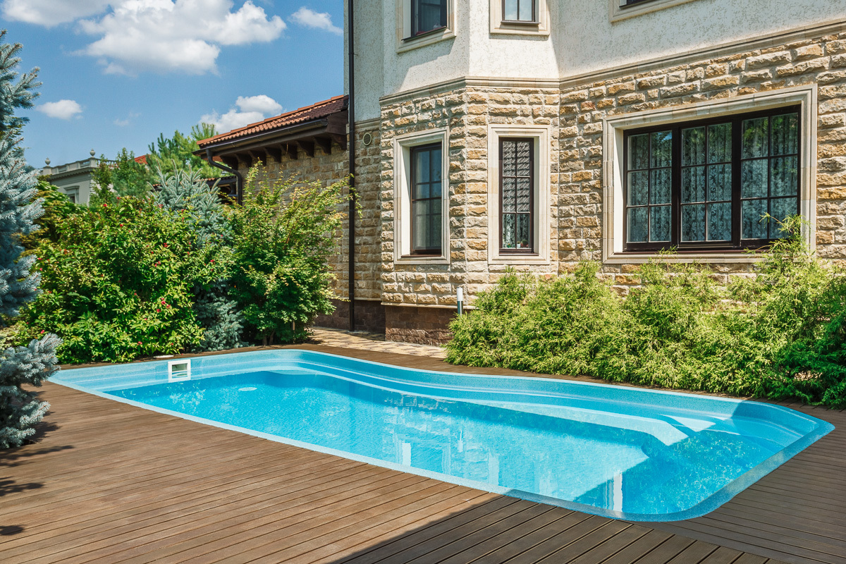 Современный дизайн бассейнов в частном доме