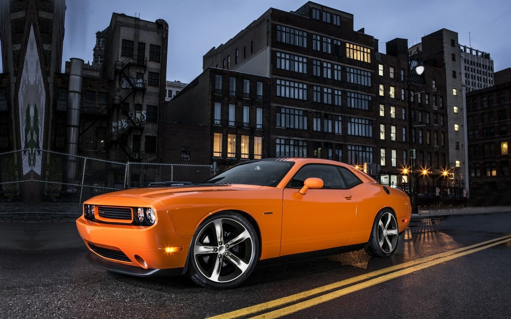 Аренда Додж Челленджер в Москве - цены проката Dodge Challenger