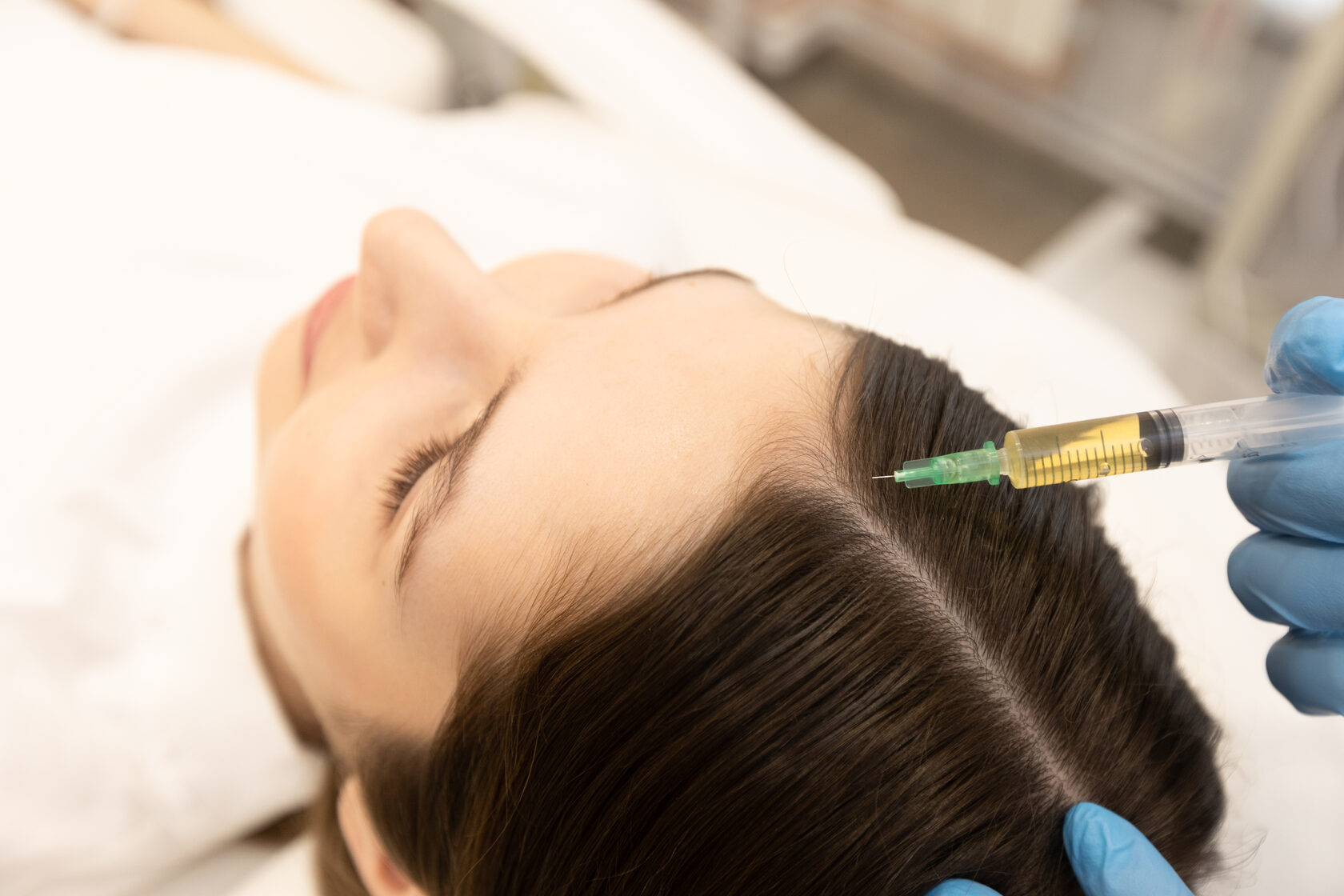 Трихологическая процедура для кожи головы в клинике «Лаванда», Екатеринбург