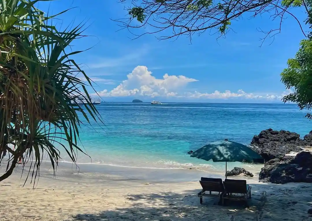 Bias Tugel Beach Sunbathing 7am