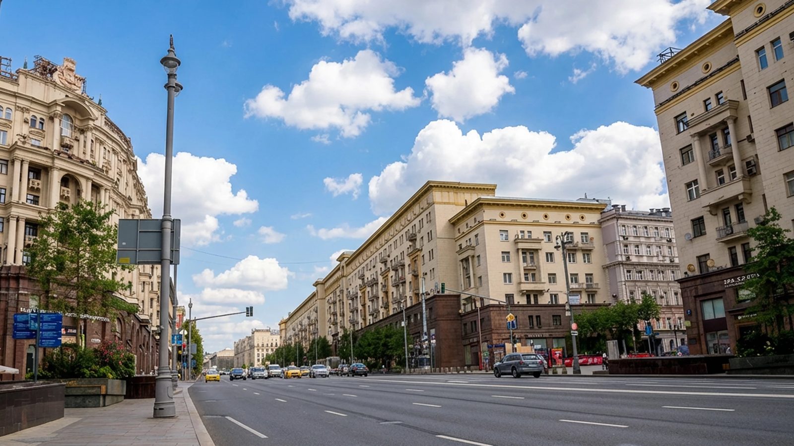 Тверская улица в сталинской застройке недалеко от ЖК «Слава»