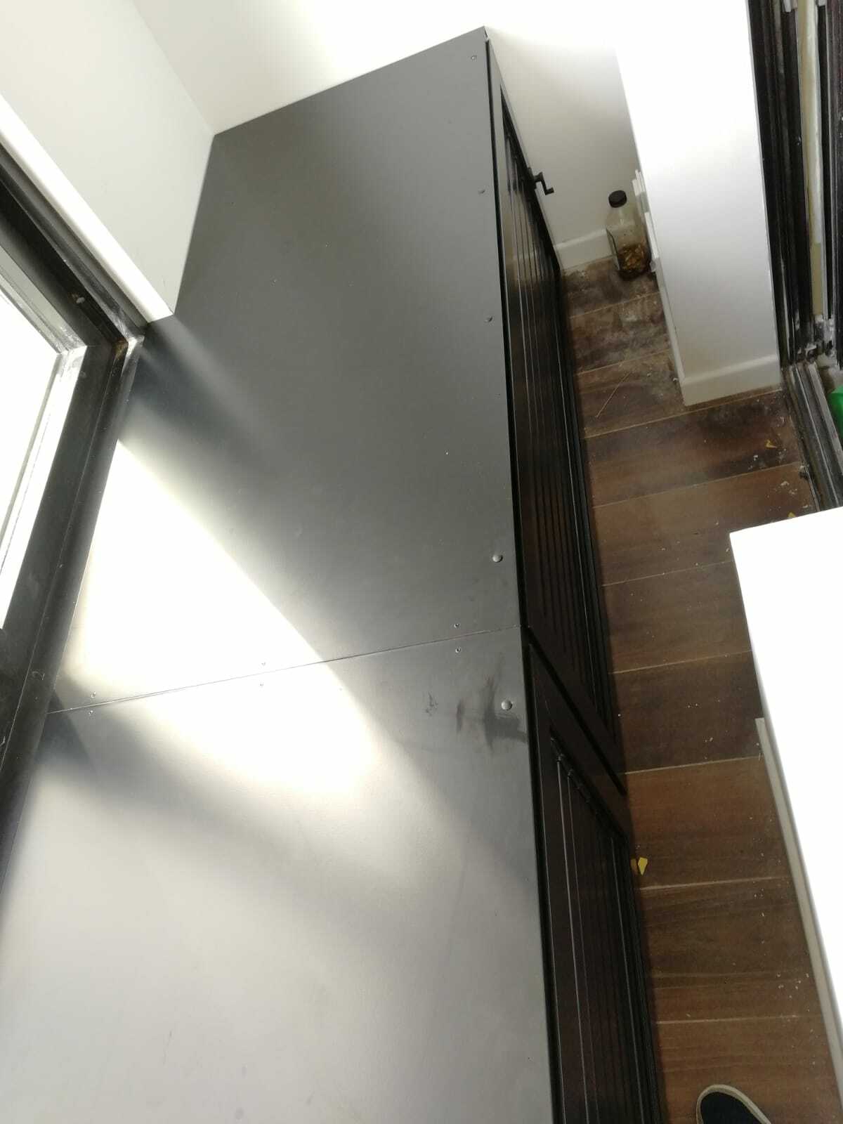 Шкаф для кондиционера на балконе или лоджии