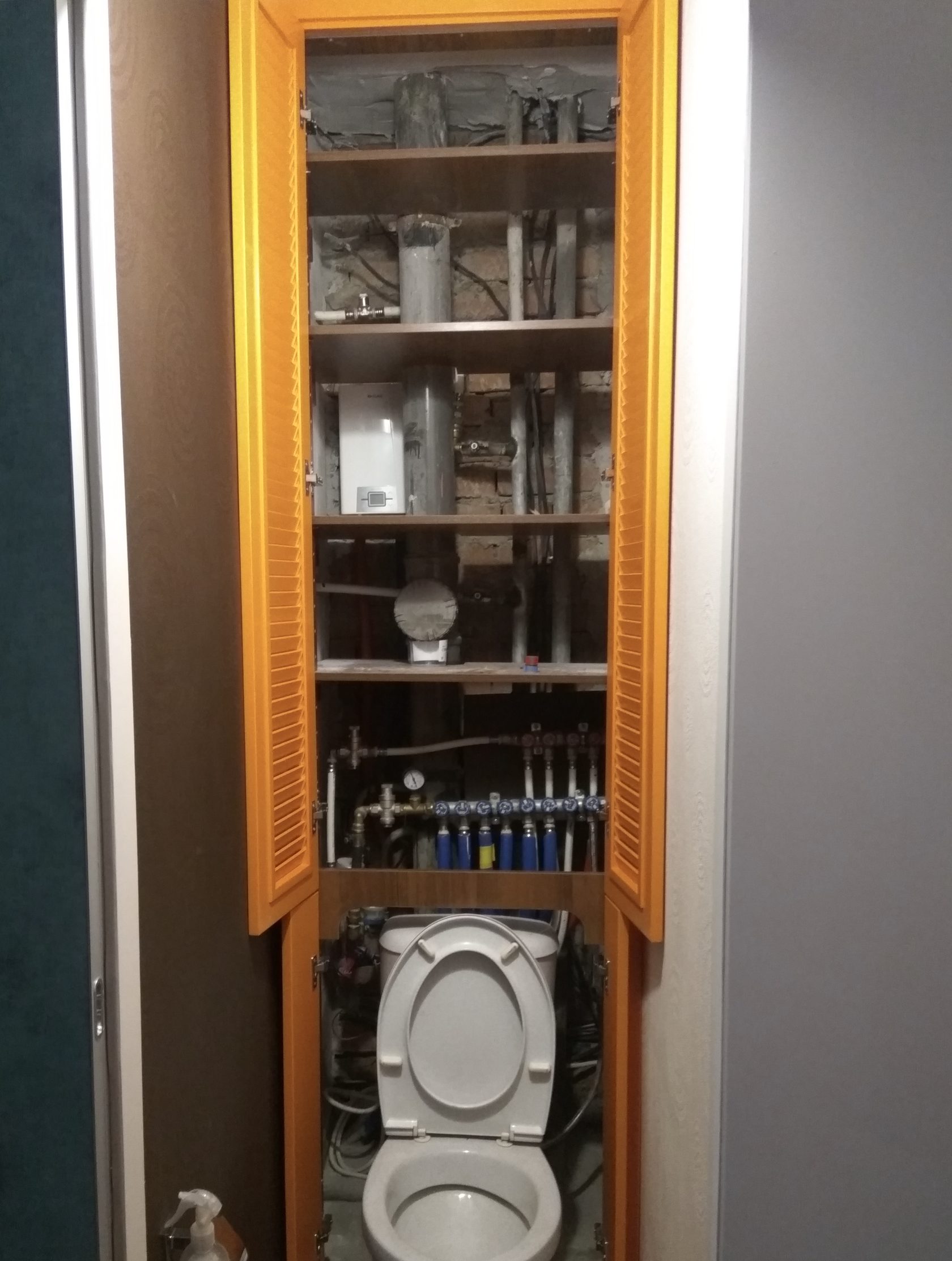 Шкаф для сантехнических труб