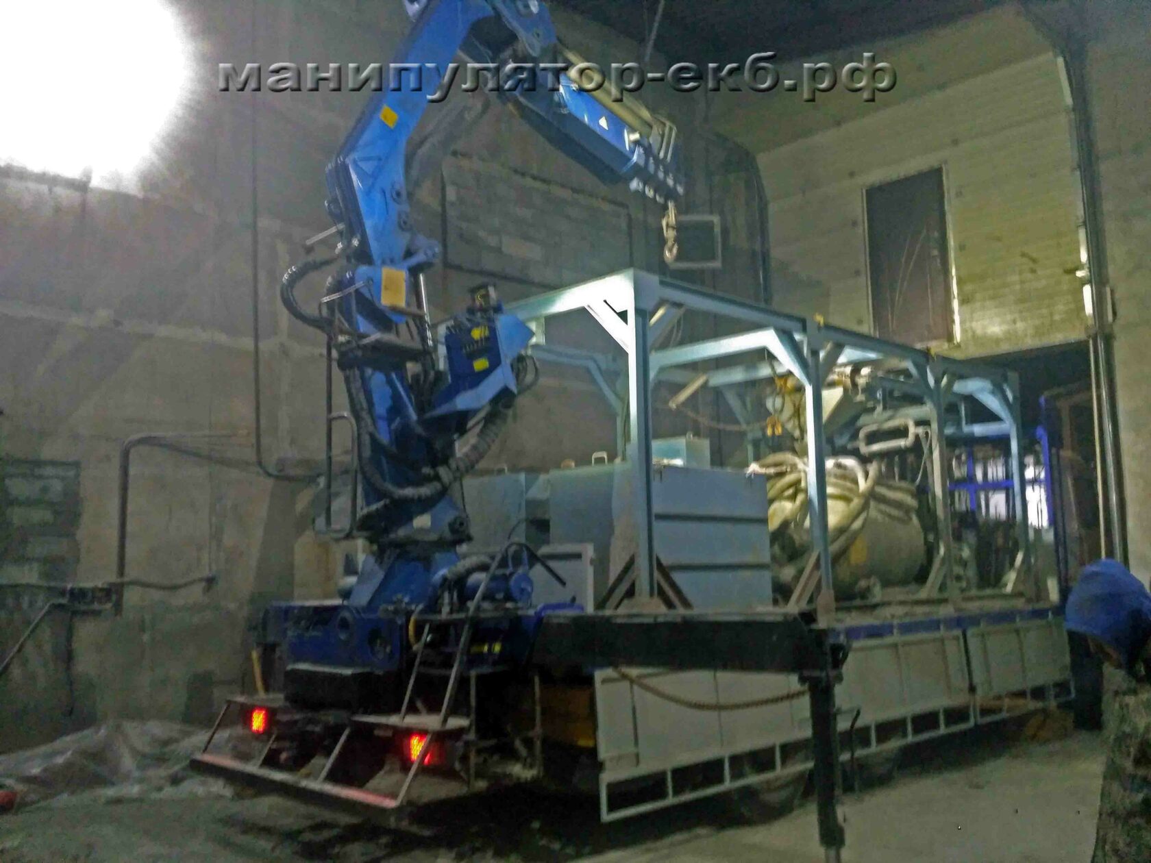 Манипулятор с задней установкой