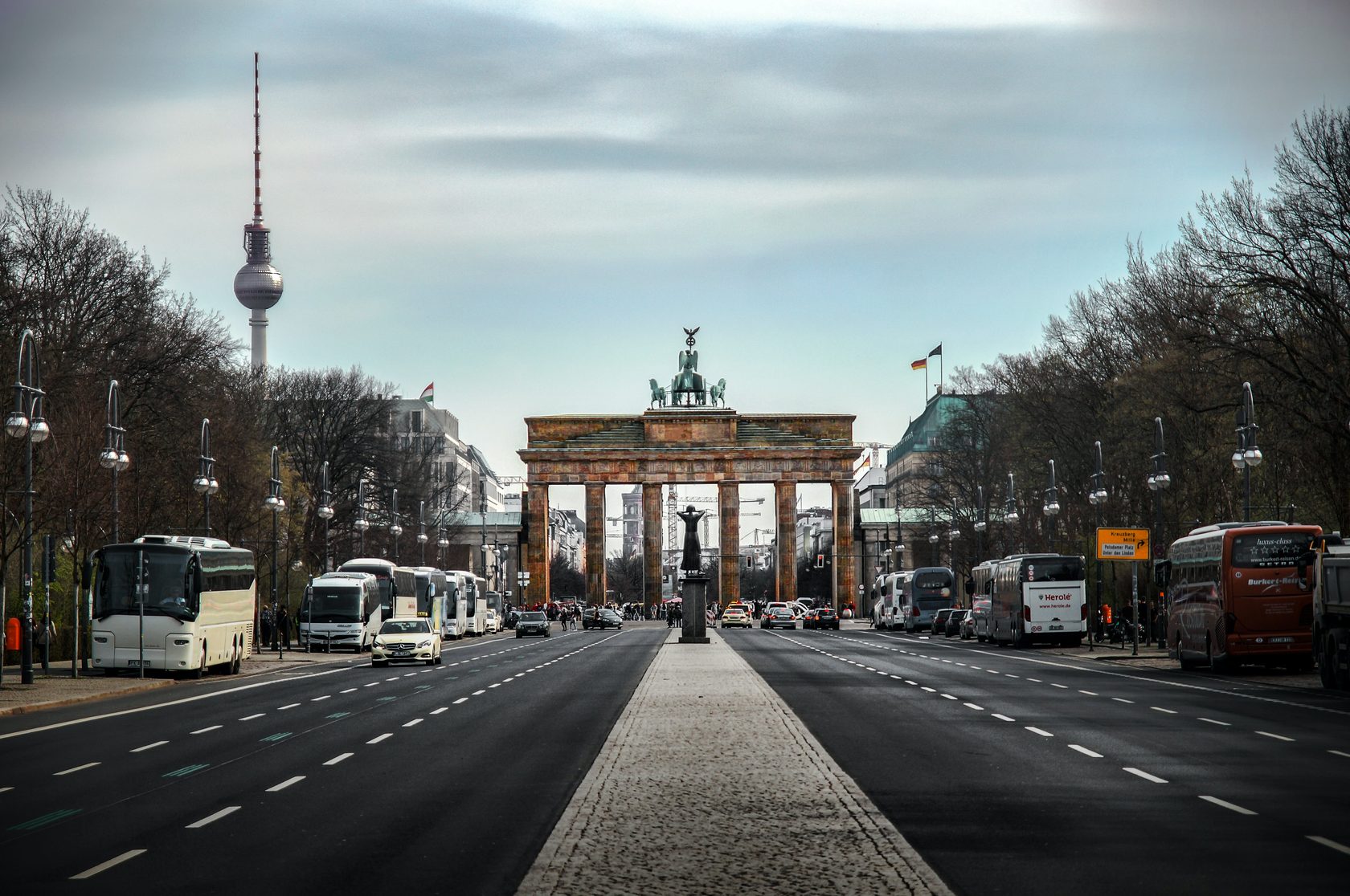 your-guide-to-traveling-around-germany-with-a-rental-car