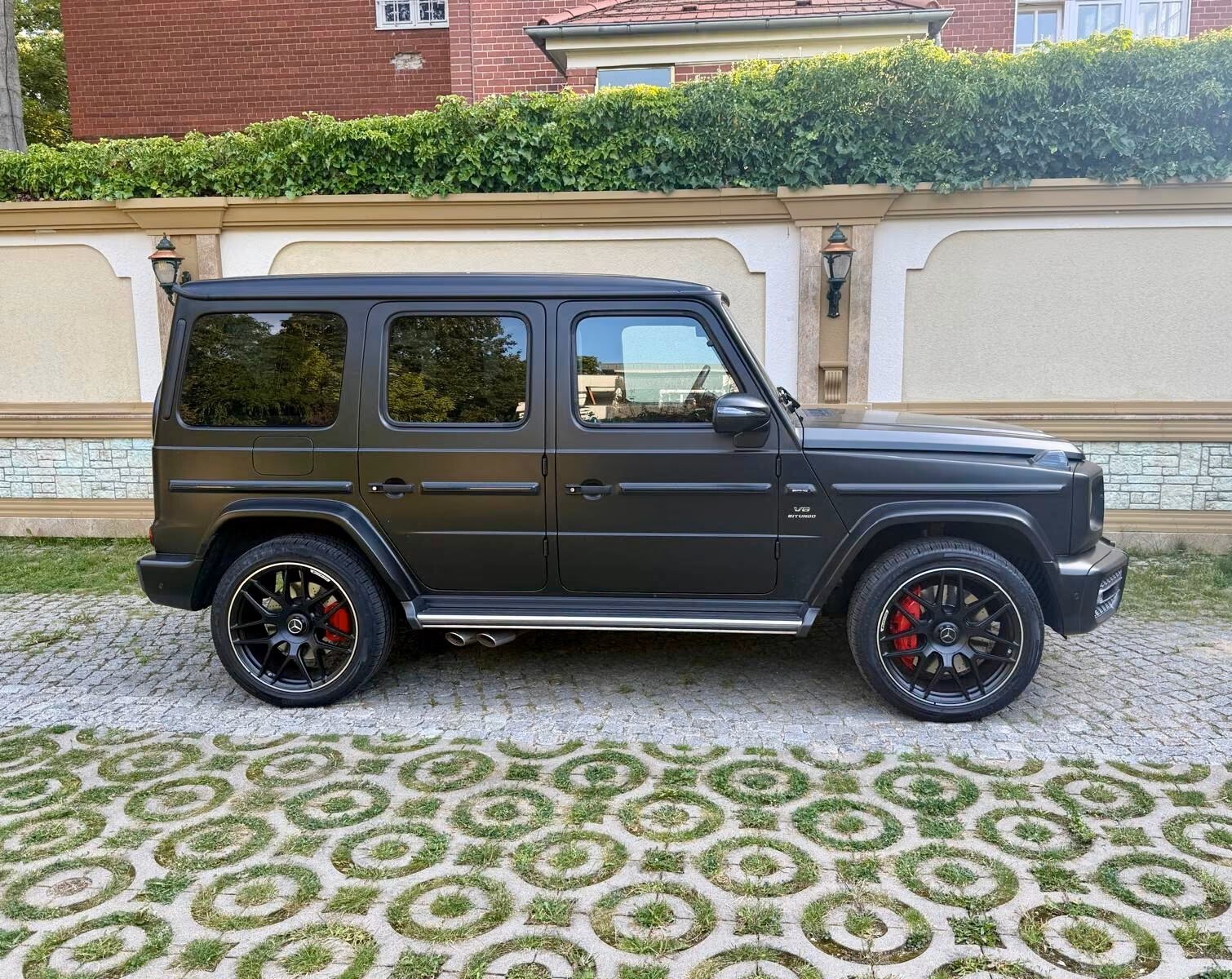Mercedes-AMG G 63 — representative model image