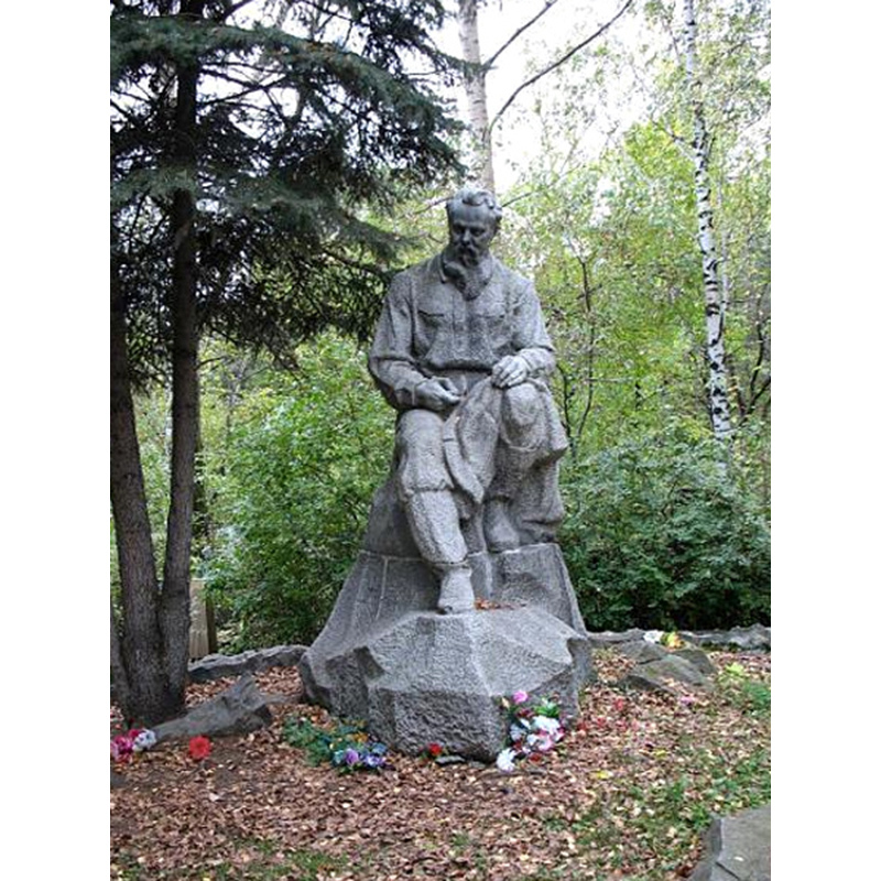 Бажов памятник в Екатеринбурге. Памятник бажову