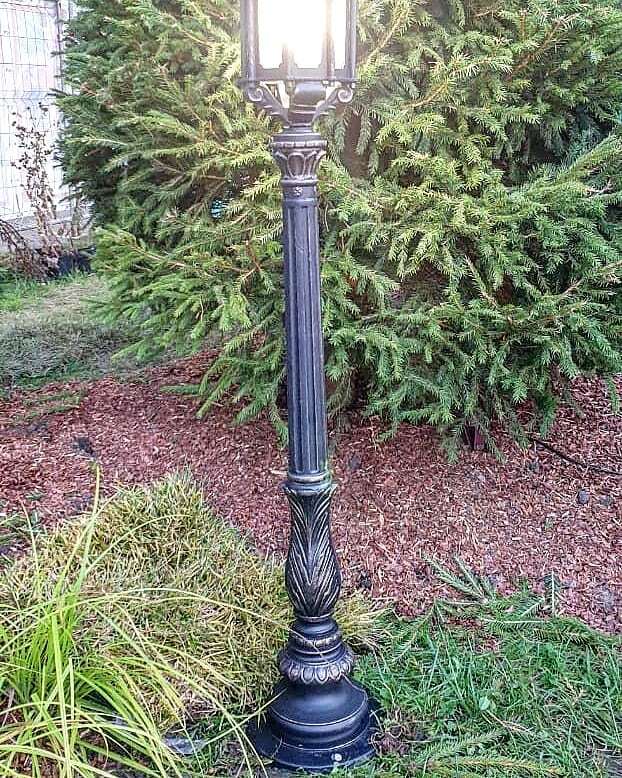 Уличный фонарь