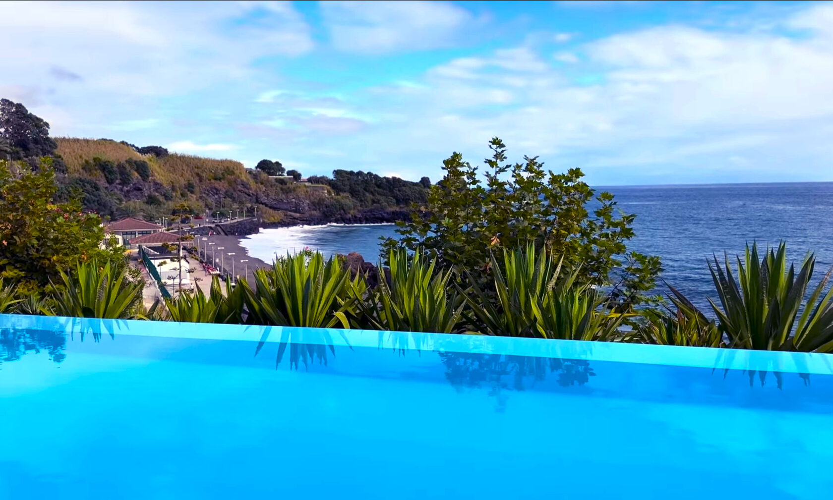 Вид на аквапарк Олега Зубкова