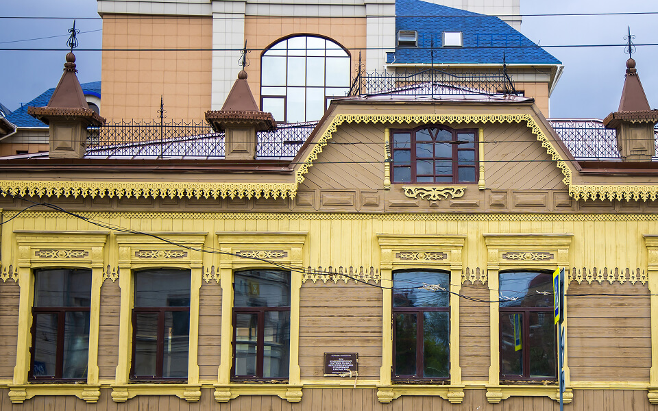 Путеводитель по Челябинску | Особняк челябинских купцов-основателей торгового дома «Братья Степановы» на улице Труда