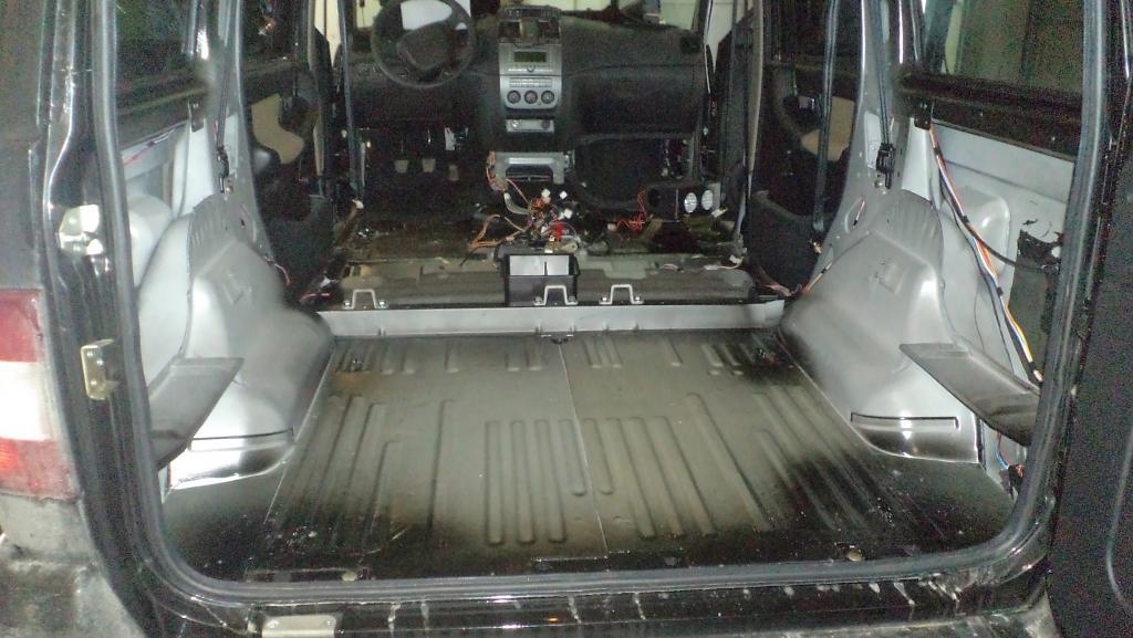 Сидухи от BMW X5 в УАЗ Часть 1 (передние) УАЗ 315195 Hunter, 2,4 л, 2005 года