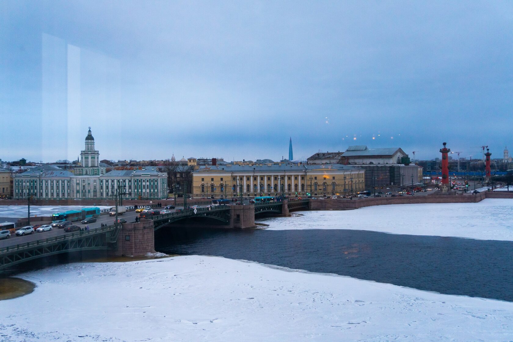 Кунтскамера, Зоологический музей, Дворцовый мост, Биржевая площадь, река Нева, Россия, Санкт-Петербург, Василеостровский район