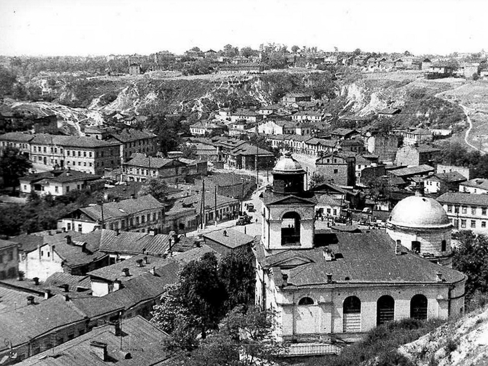 Киев белая. Крестовоздвиженская Церковь (подол). Крестовоздвиженская Церковь Киев подол. Крестовоздвиженская Церковь Киев история. Крестовоздвиженская Церковь (Нежин).