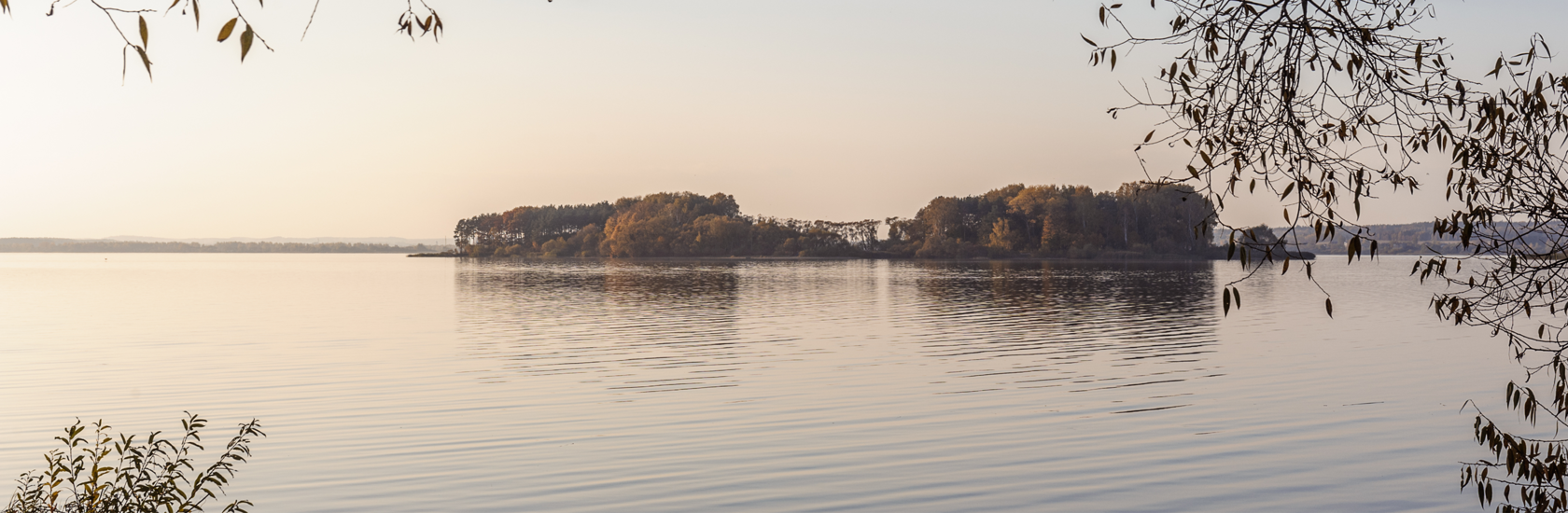 Посмотрели, какие дома продаются в окрестностях Минского моря. И узнали, за  сколько их продают.