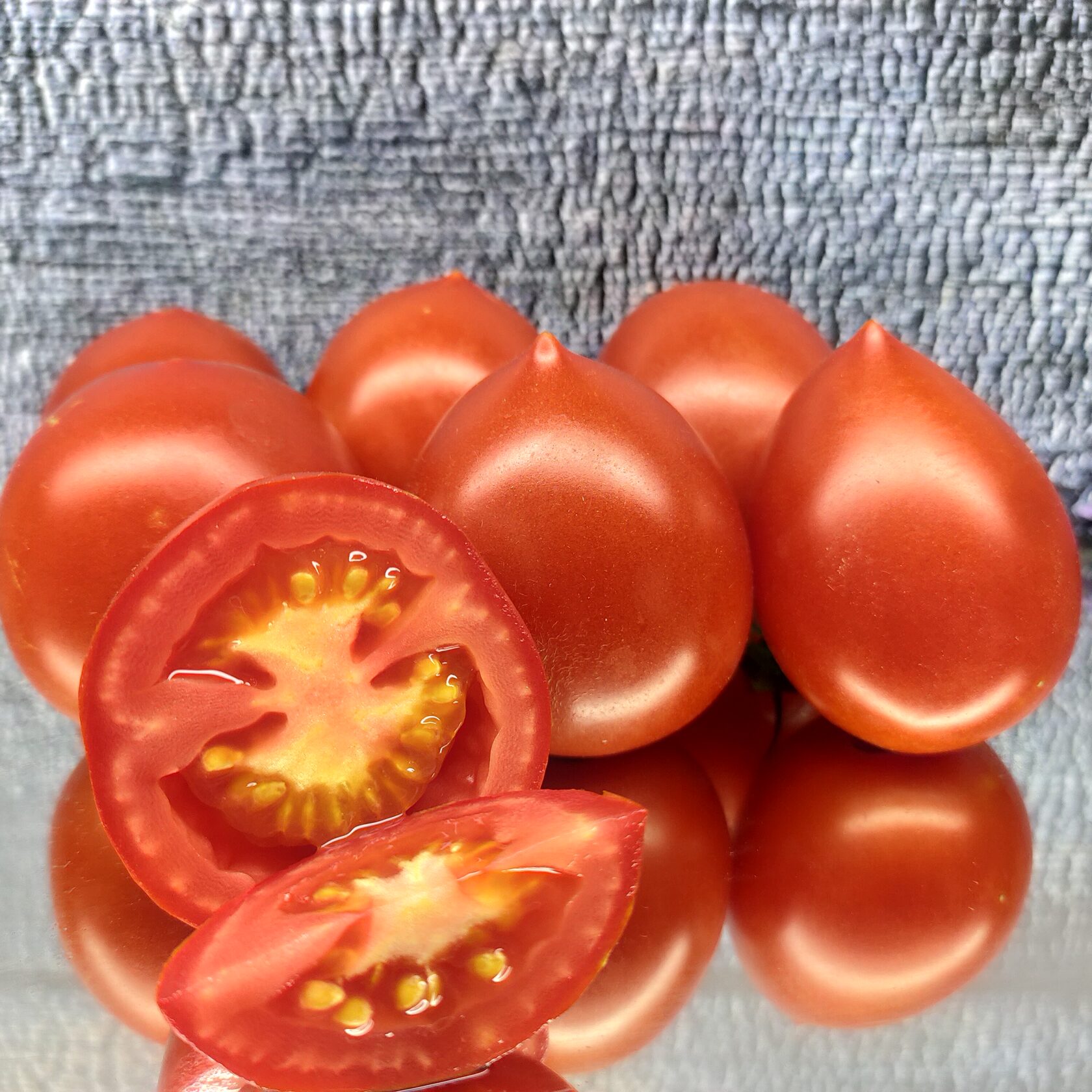 Экзотические томаты. Помидоры Экзотик. Помидоры с округлыми плодами задача по биологии.