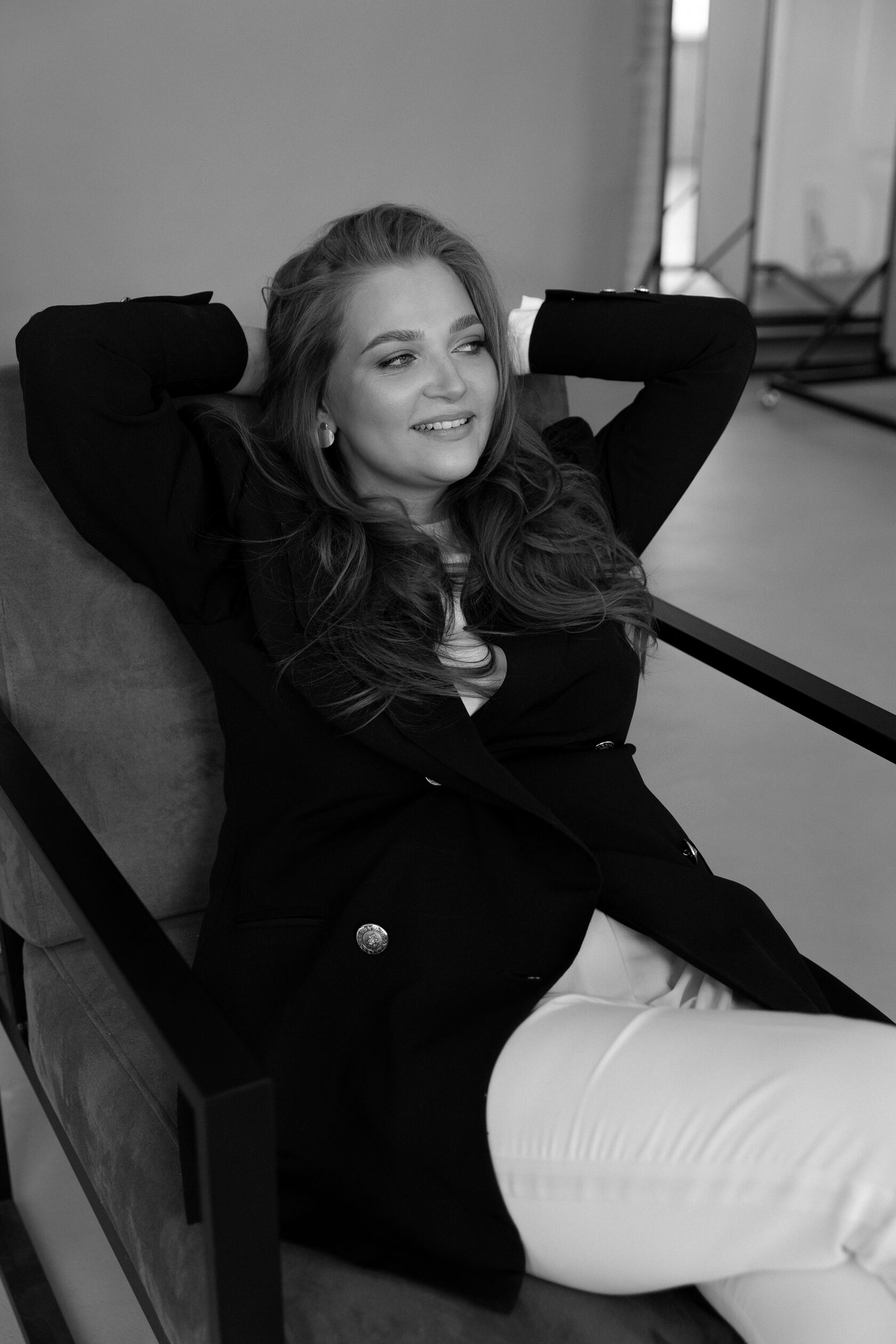 красивая девушка ведущая мероприятий свадеб и корпоративных событий