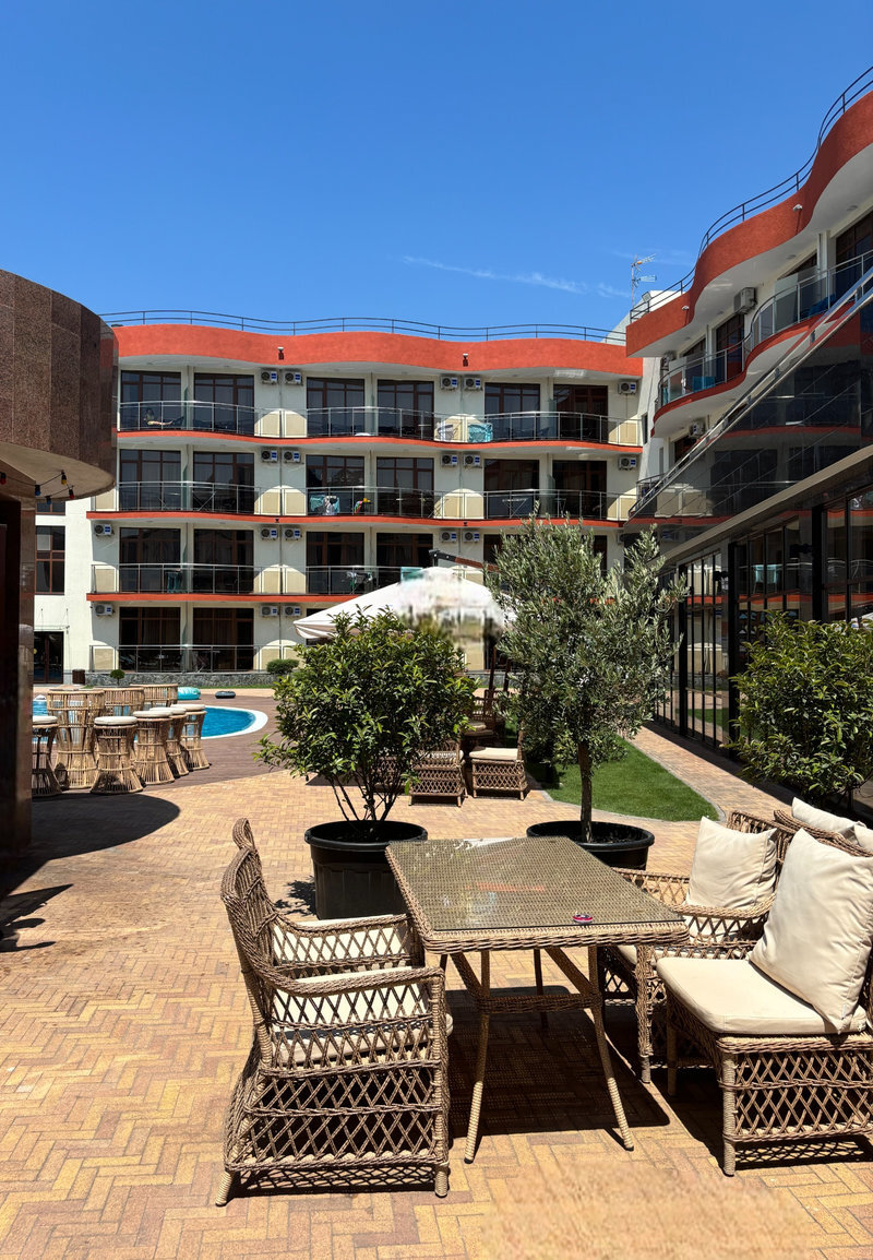 Мебель для кафе, ресторанов и обеденных зон в отелях и санаториях