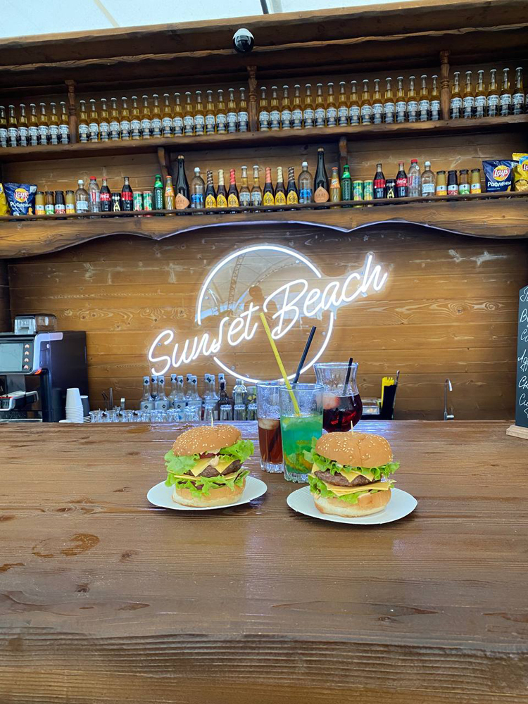 Белек sunset restaurant. Белек sunset restaurant. Sunset ресторан. Сансет бич москоу. Приморский ресторан на закате.