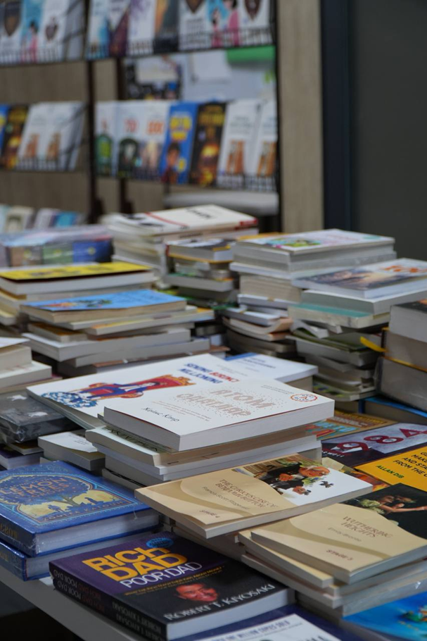 Toshkentdagi xususiy maktabda kitobxonlik festivali va zamonaviy adabiyotlar namoyishi