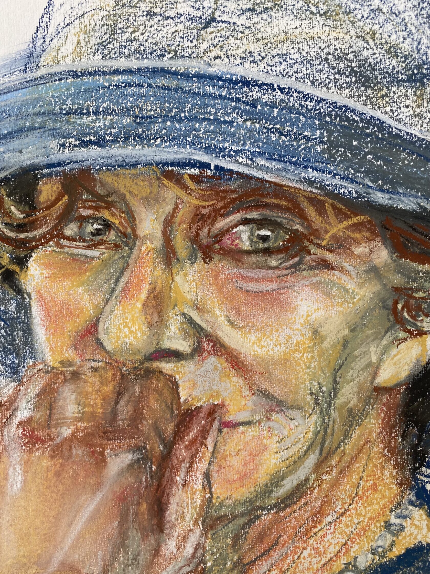 фактура пастельных мелков на бумаге крупным планом, детали картины художника