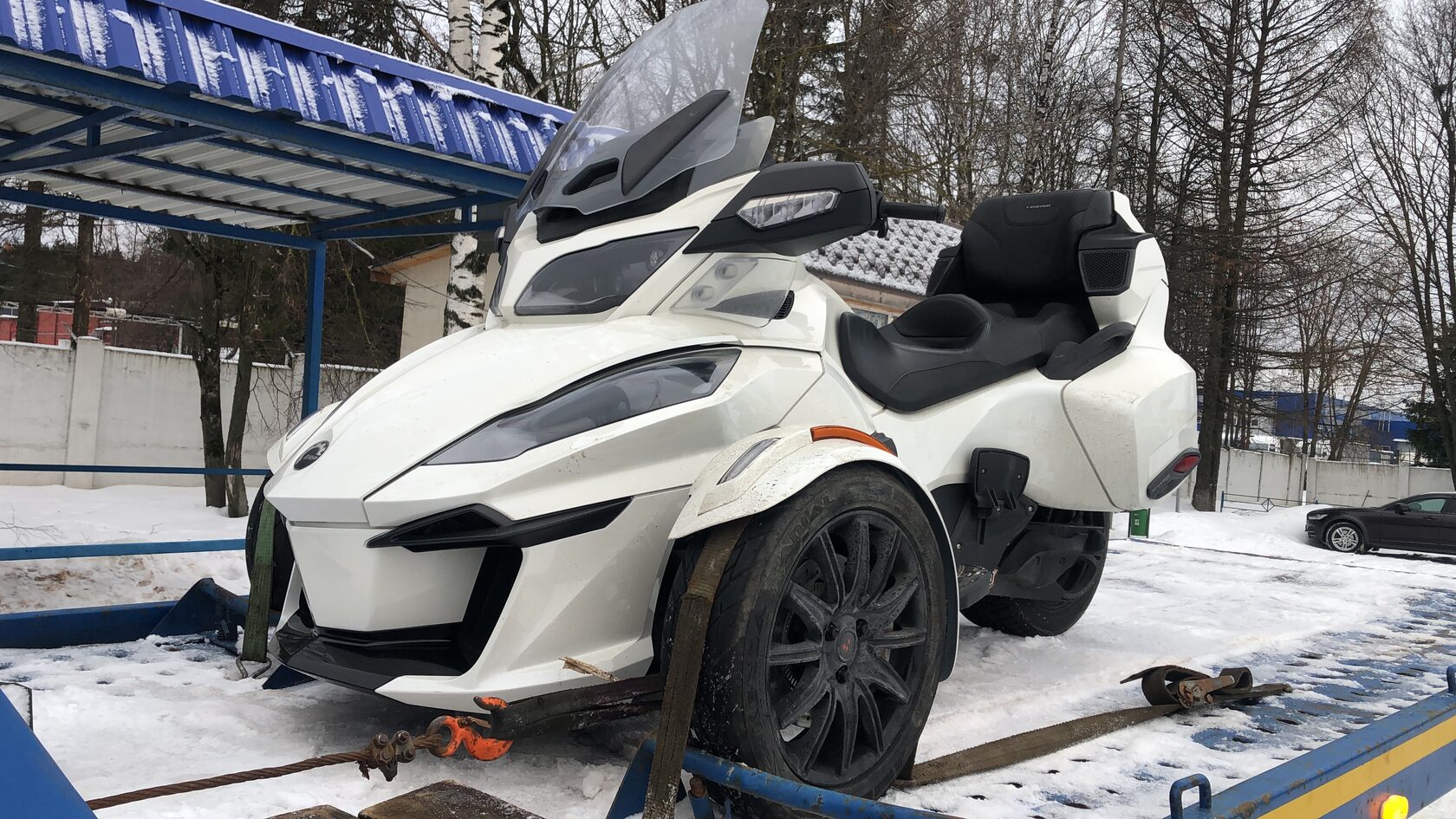 Эвакуация легкового автомобиля в Москве