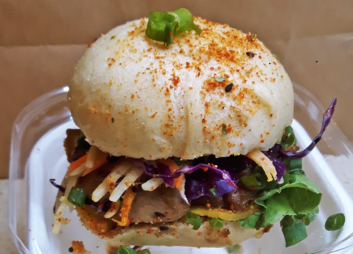 Такояки осака. Японский фаст фуд в токио. Стрит фуд япония. Какой фаст фуд в японии. Макдональдс в японии.